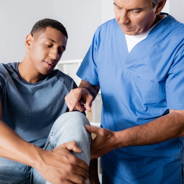 Clinician evaluating a participant at Equity Medical’s Owensboro clinical trials location